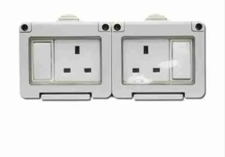 WATER PROOF TWIN SOCKET 13a